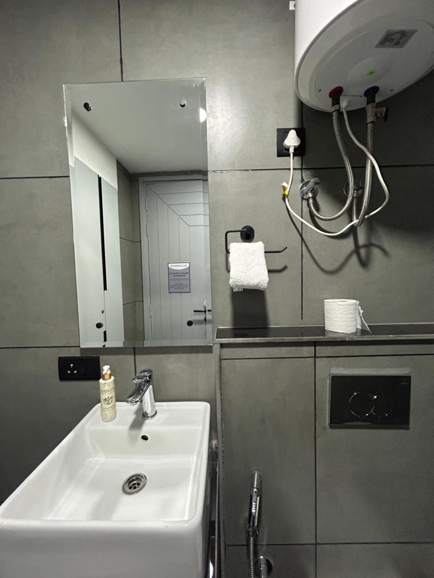 Bedchambers Serviced Apartment, Golf Course, Gurgaon Esterno foto