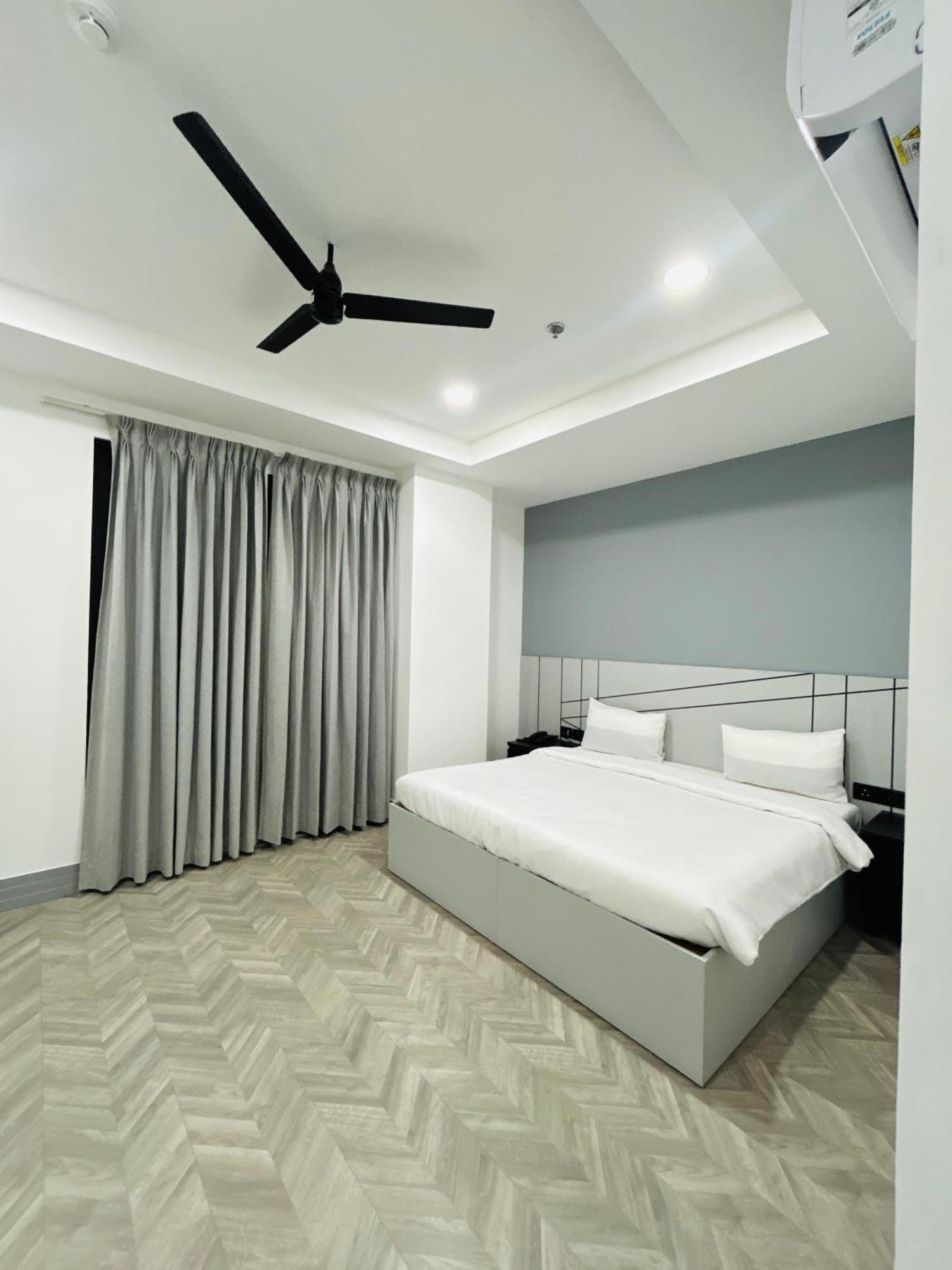 Bedchambers Serviced Apartment, Golf Course, Gurgaon Esterno foto